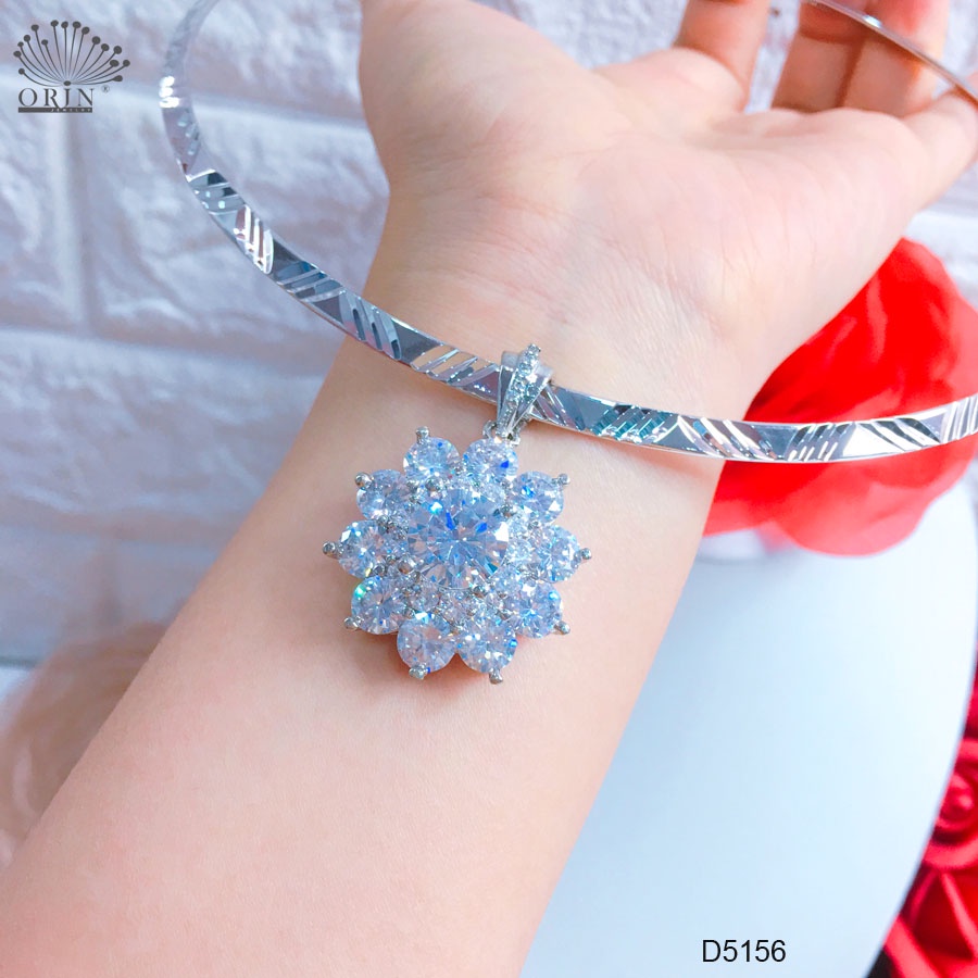 Kiềng cổ bạc, kiềng dẹp mặt hoa đính đá cao cấp Orin D5156