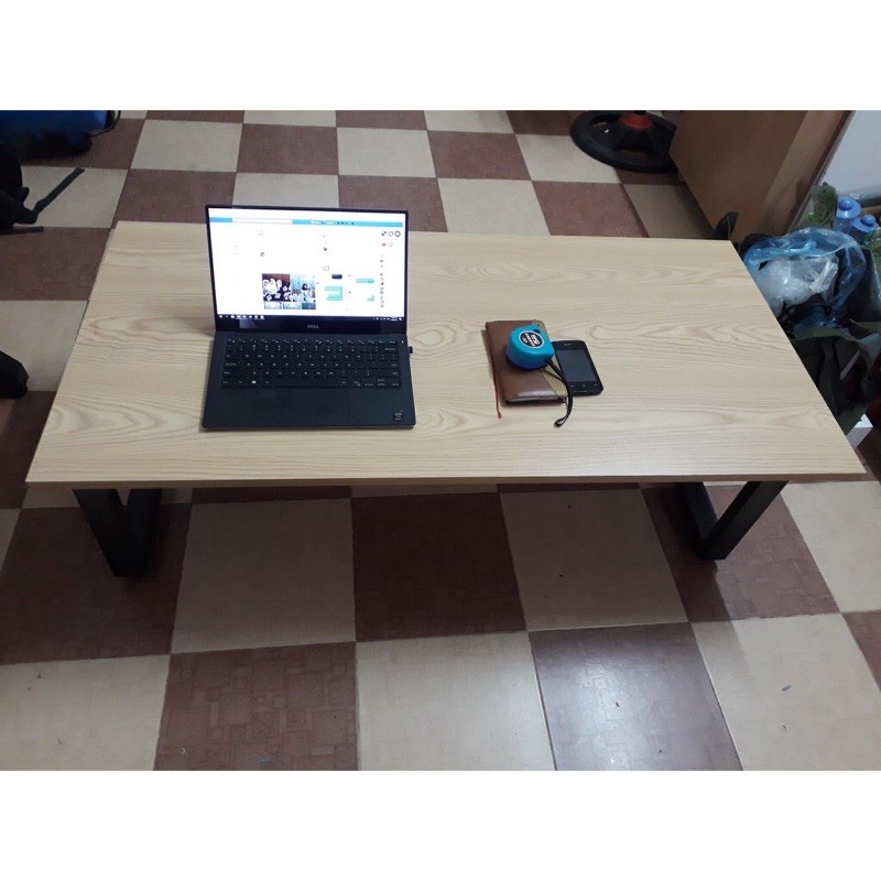 Bàn xếp vân gỗ 50*80*35cm chân sắt gấp ngồi bệt | BigBuy360 - bigbuy360.vn
