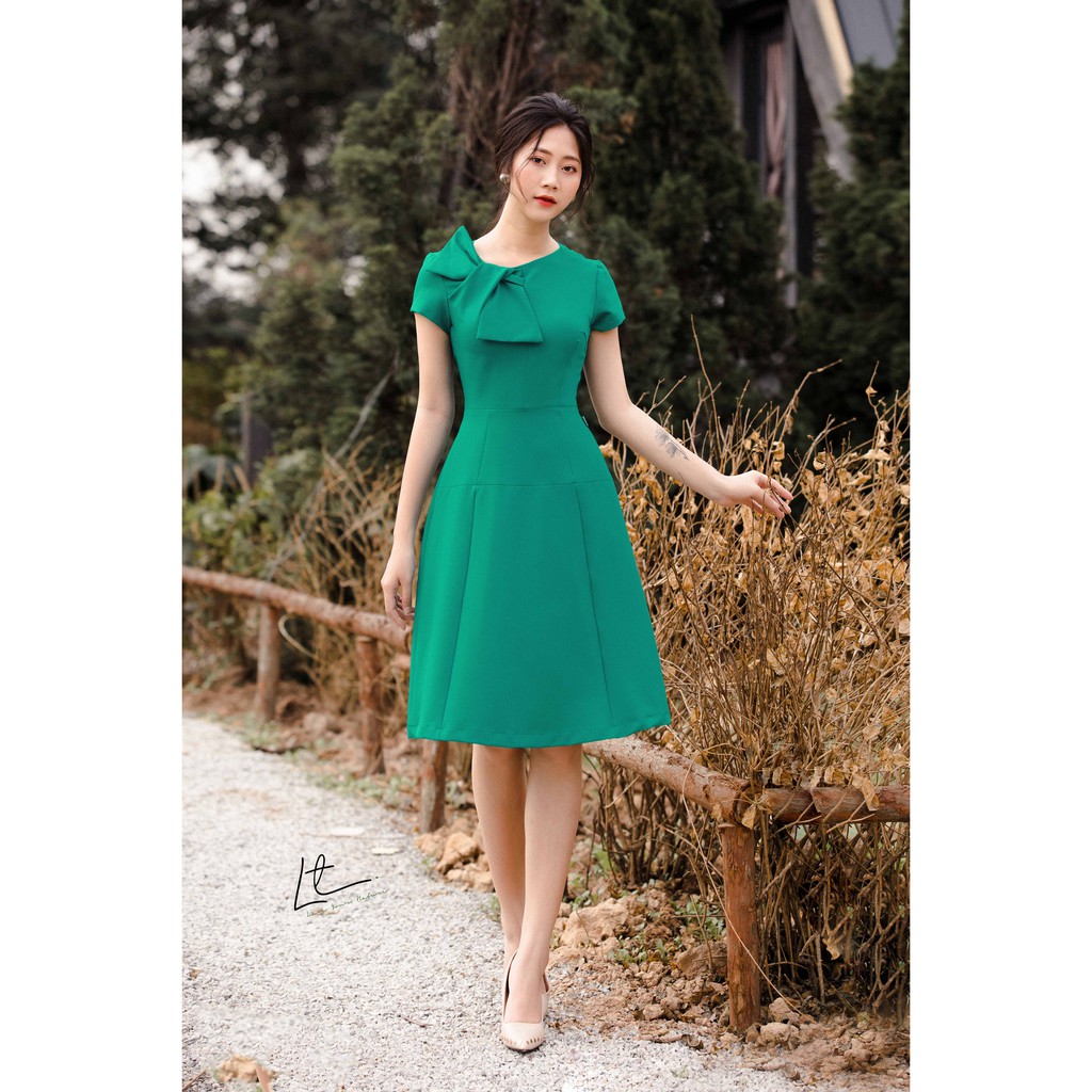 VÁY XÒE KẾT NƠ CỔ DỊU DÀNG VÀ SANG CHẢNH | BigBuy360 - bigbuy360.vn