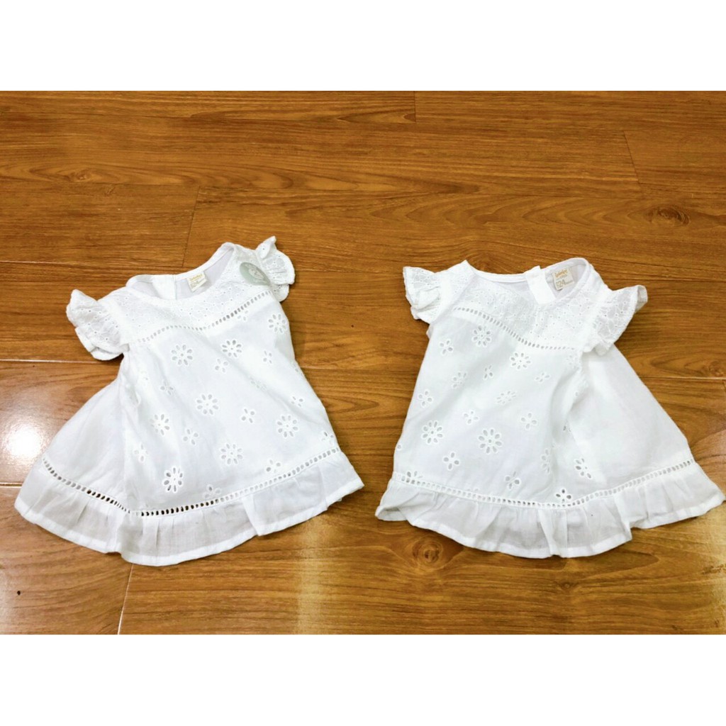 Áo váy Yampi trắng chất thô kiểu đục lỗ