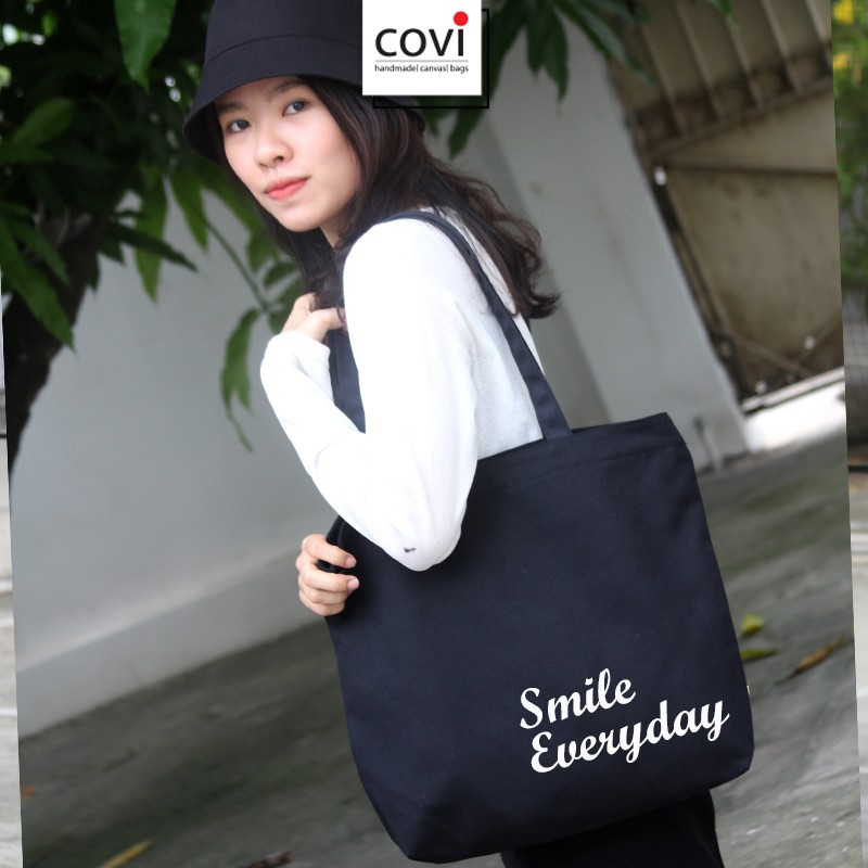 Túi Tote Vải Canvas Chữ Nhật Ngang In Hình Thời Trang COVI Màu Đen Và Mộc T40