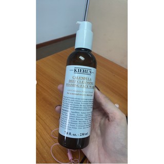 Sữa rửa mặt hoa cúc Kiehl's 230ml