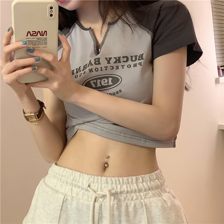 QKOOLE  Áo Thun Lửng Tay Ngắn Cổ Chữ V In Hình Phong Cách Hàn Quốc Dành Cho Nữ crop top