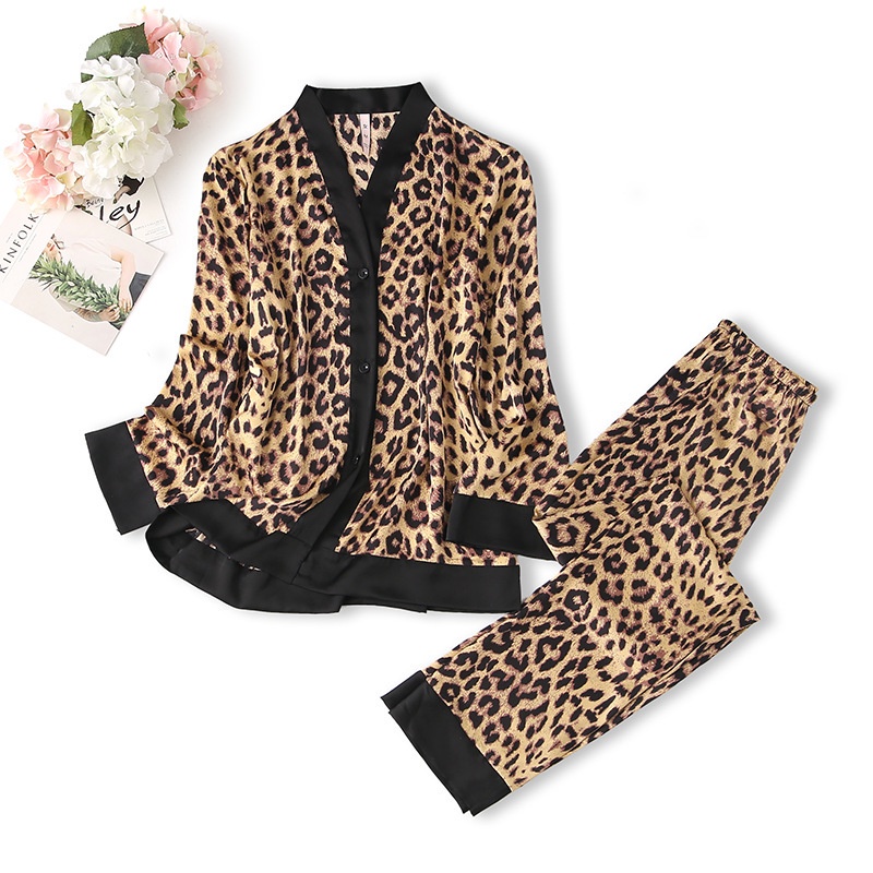 Set đồ ngủ tay dài bằng lụa mát hoạ tiết hoạt hình thời trang cho nữ