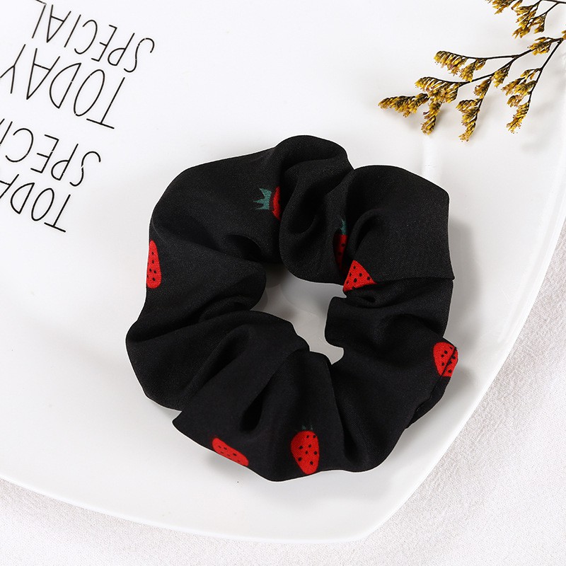 Dây buộc tóc, cột tóc vải scrunchies quả dâu siêu đẹp Queen