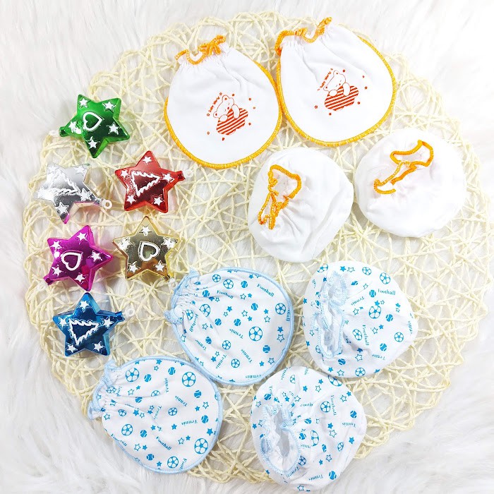 Set 2 đôi bao tay bao chân sơ sinh cuốn biên Yến Trân cho bé