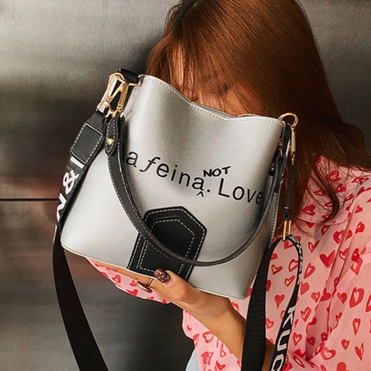Túi Đeo Chéo Aafeina Not Love SR 284