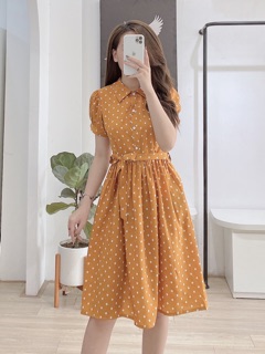 Váy vàng chấm bi cổ đức kèm đai