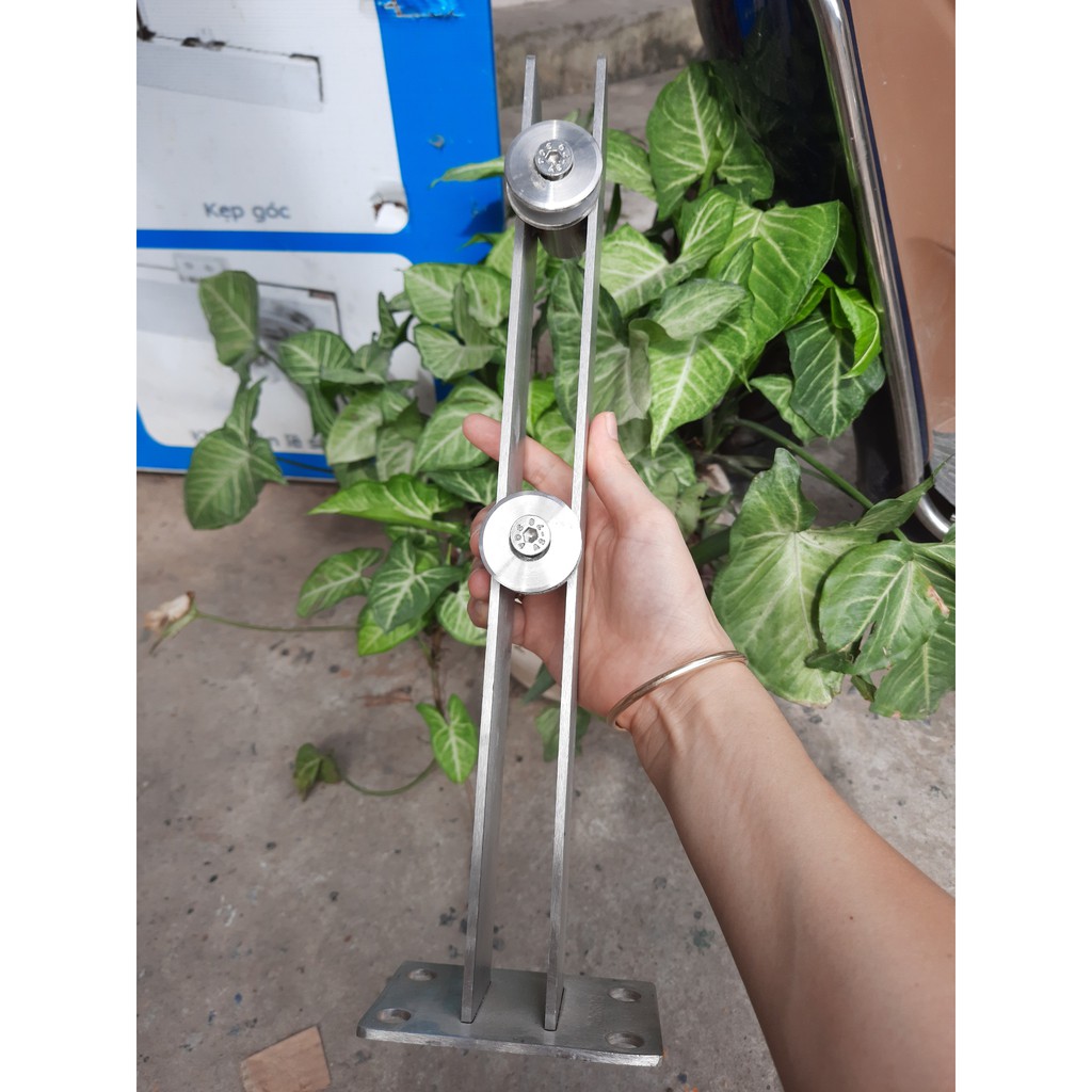 Trụ kép đặc 4ly bắt mặt, cạnh INOX 304 Chân Lửng Cầu Thang Lan Can