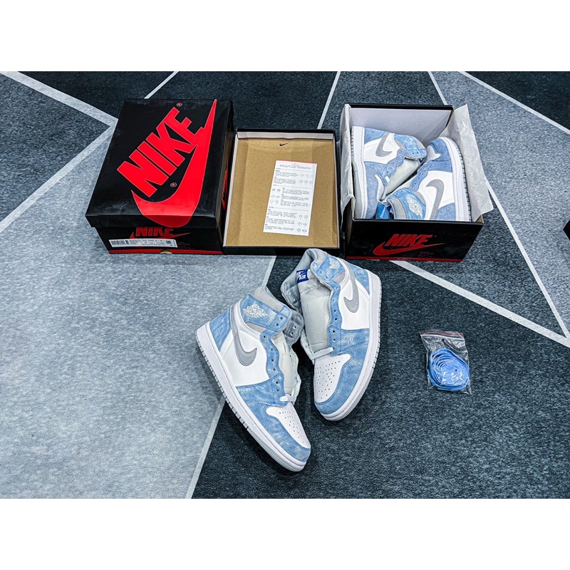Giày thể thao cổ cao Jordan 1 High Hyper Royal + free box bảo vệ