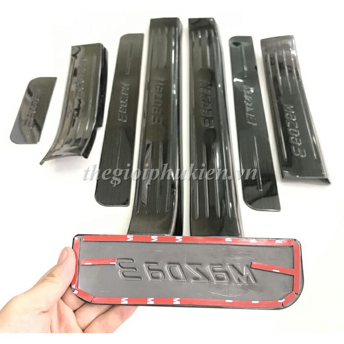 Ốp bậc cửa, Nẹp bước chân Mazda 3 - Titan(hàng cao cấp)