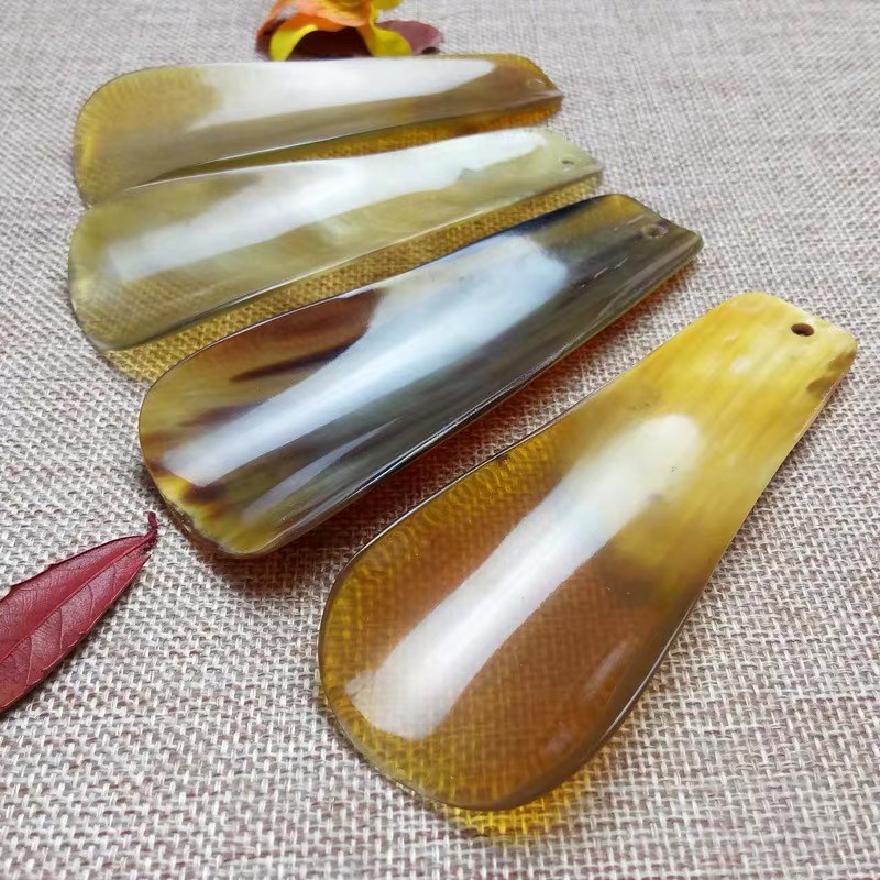 Đón Gót Giày Được Làm Từ Sừng Trâu Tạo Thành,Móc Chìa Khóa Tiện Lợi Khi Sử Dụng.