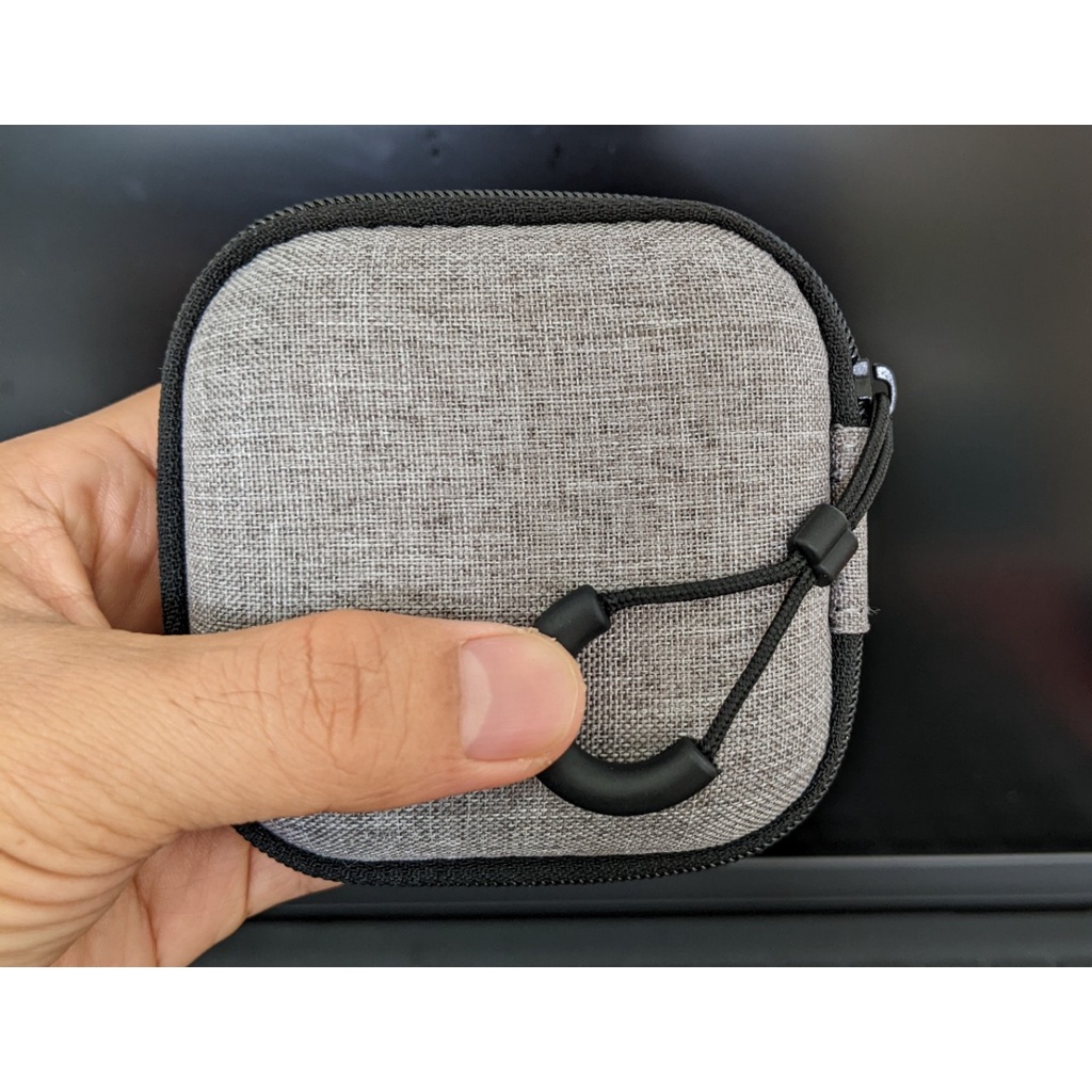 Hộp đựng tai nghe Bluetooth (size 8cm x 8cm x 3 cm) bỏ vừa hộp sạc, cáp sạc, tai nghe