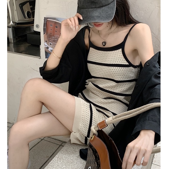 QKOOLE Đầm  dệt kim hở lưng kẻ sọc thời trang Hàn Quốc cho nữ