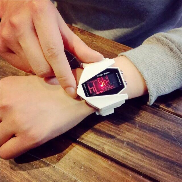 Đồng hồ thời trang nam nữ thể thao Led phi thuyền LQL126 | BigBuy360 - bigbuy360.vn