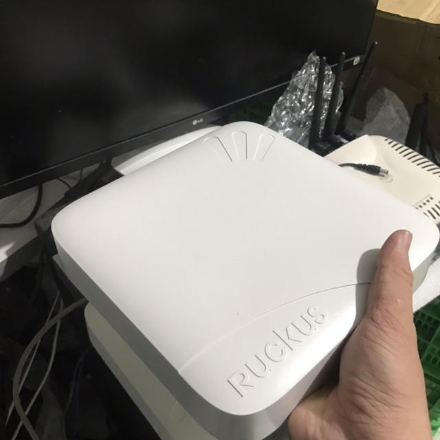 Bộ phát wifi Ruckus 7982 hàng qua sử dụng