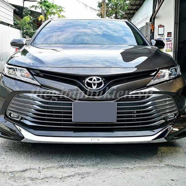 Ốp cản trước Toyota Camry 2019 - 2021 mạ Crom( hàng cao cấp)