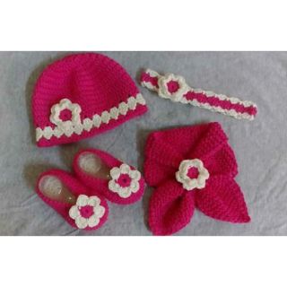 Set đồ len handmade cho bé