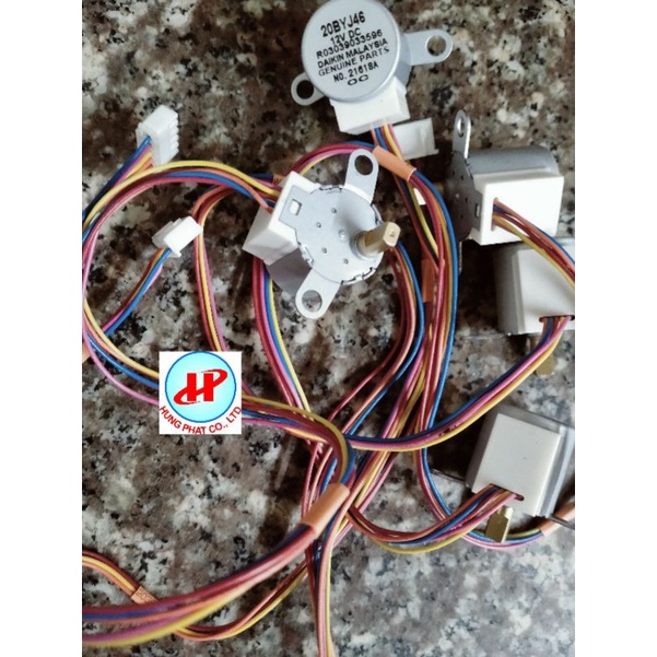 Mô tơ đảo gió máy lạnh Daikin zắc to [ảnh thật]