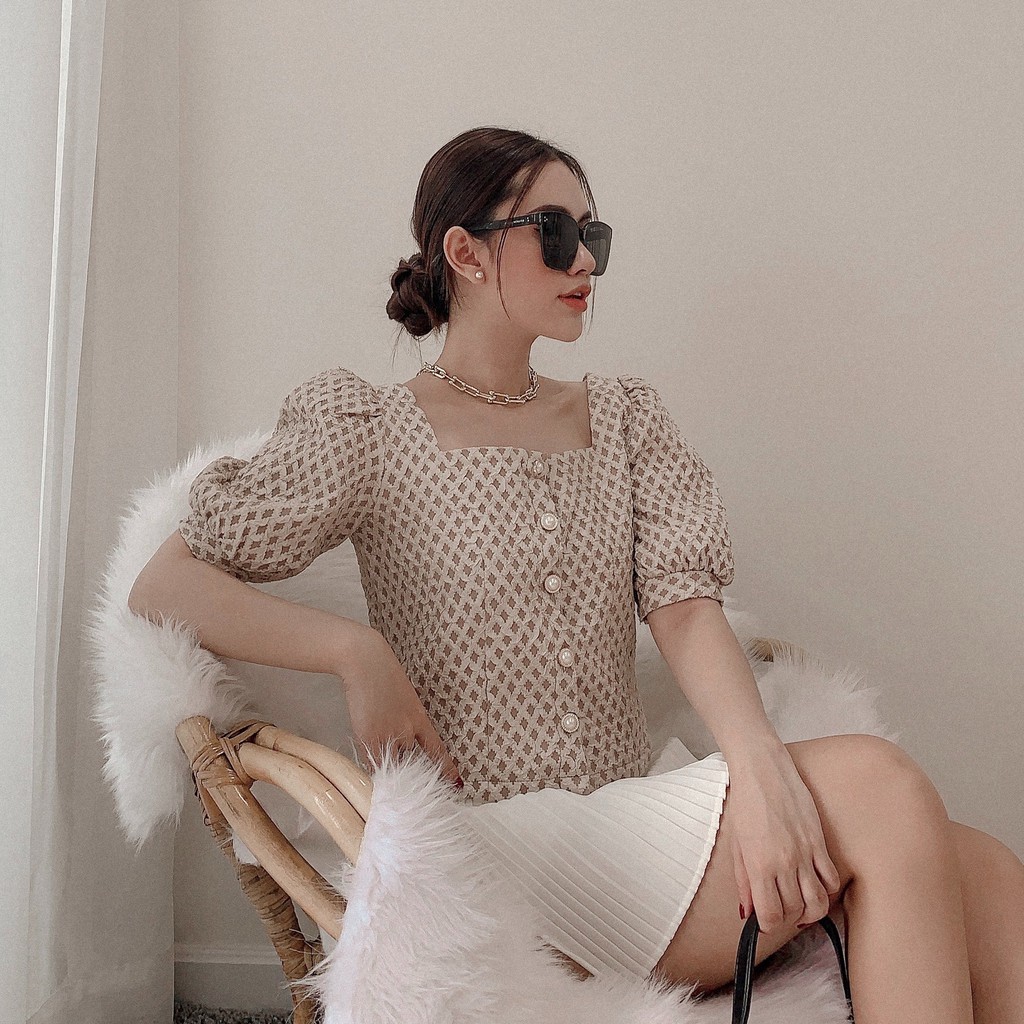 Áo cổ vuông tay phồng công sở thanh lịch