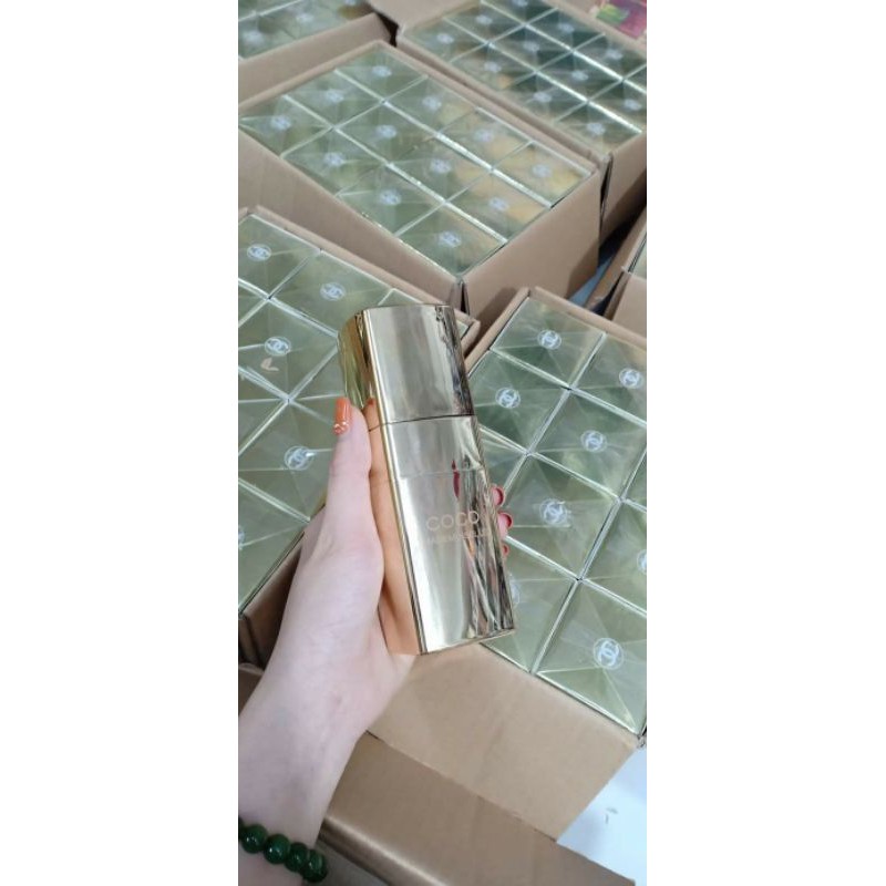 Nước hoa nữ sang trọng