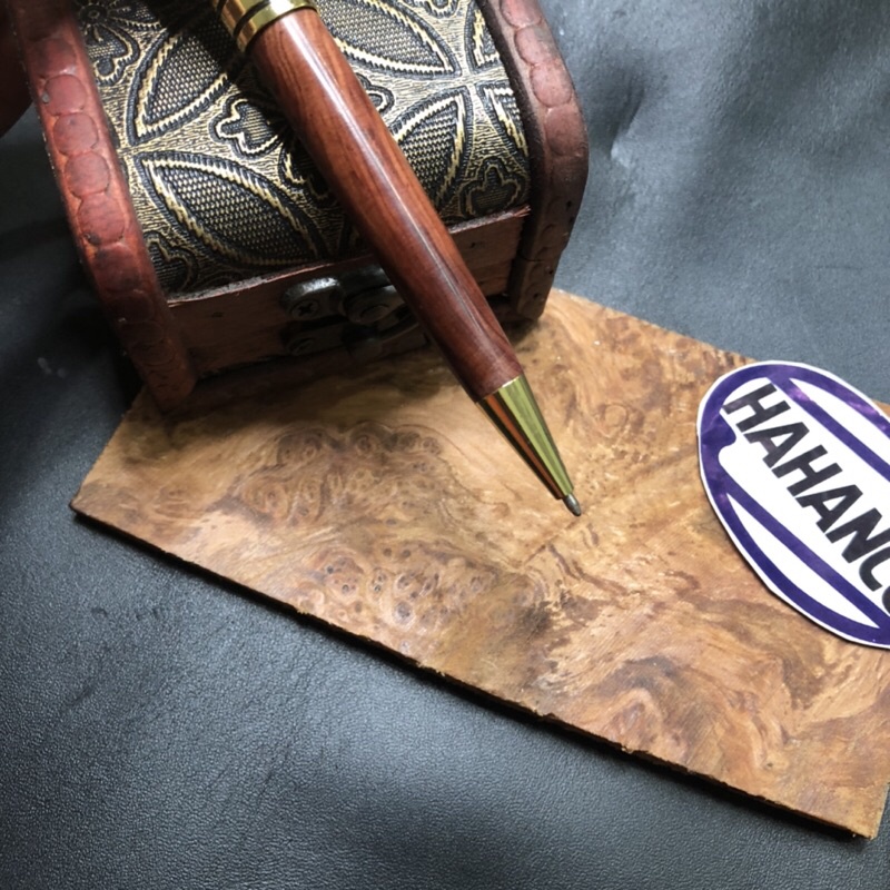 Bút kí gỗ Trắc đỏ cao câp  nắp xoay - Bền đẹp- Đem lại may mắn tài lộc cho người sử dụng [PE995] HAHANCOSHOP