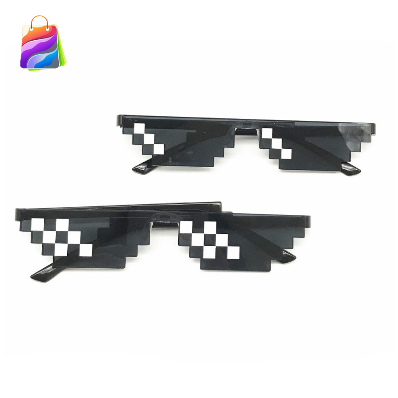 Mắt kính hoá trang nhân vật trong phim hoạt hình "Love"