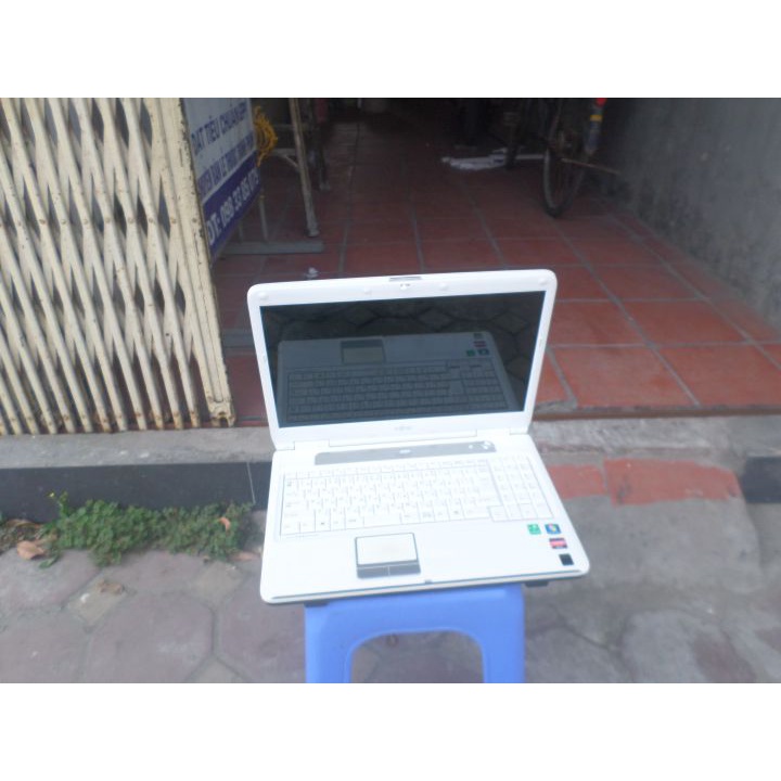 LAPTOP FUJITSU NF/G40 ĐẸP NHƯ MỚI