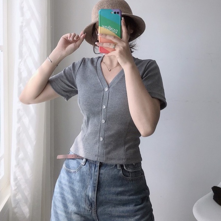 Áo thun gân tăm cổ chữ V nữ tay ngắn MADELA dáng ôm có bigsiz, croptop thun cổ tim dày dặn siêu tôn dáng có bigsize&lt;65kg