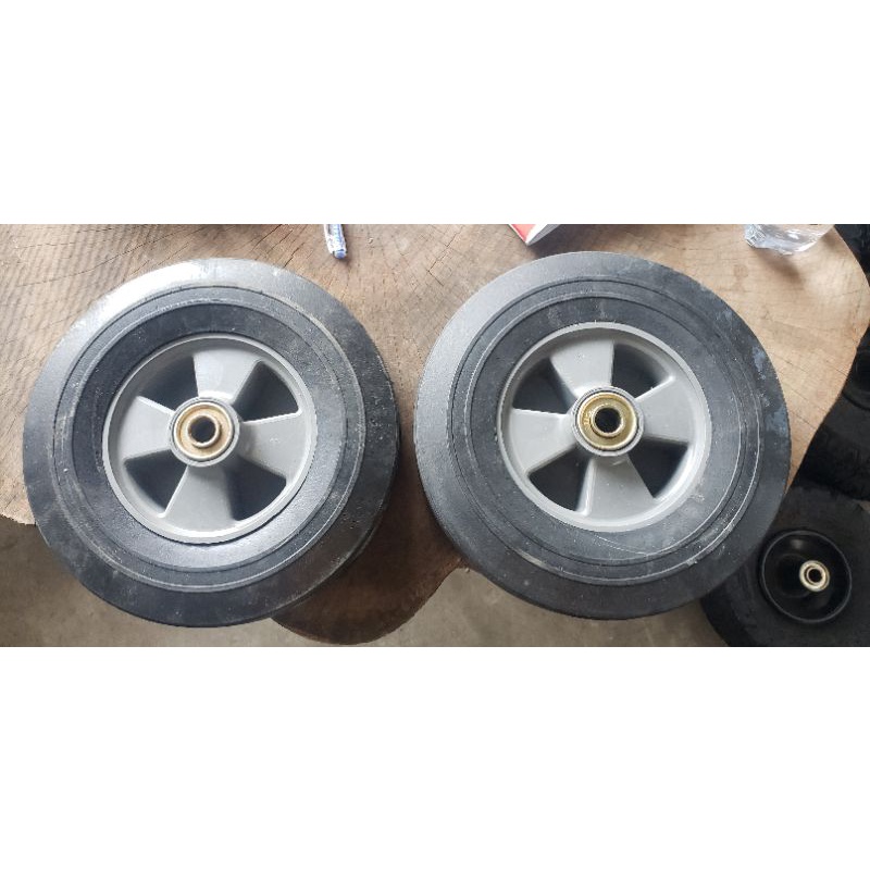 Bánh xe cao su đặc hàng bãi USA