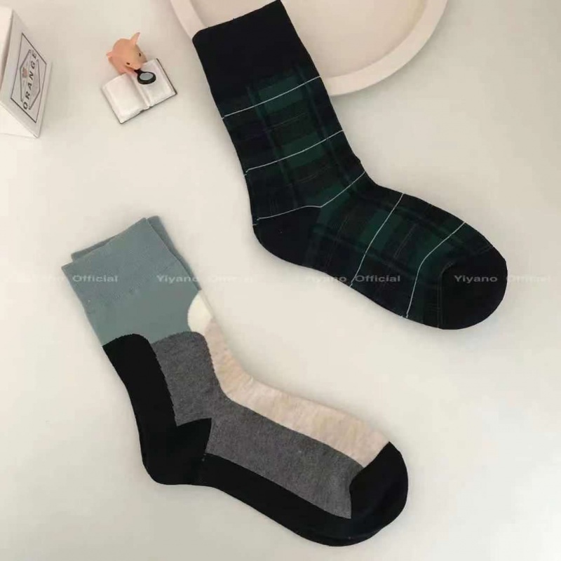 Đôi Vớ Cổ Cao Họa Tiết Hình Thoi Màu Xanh Lá Đậm Phong Cách Mori Thời Trang Hàn Quốc