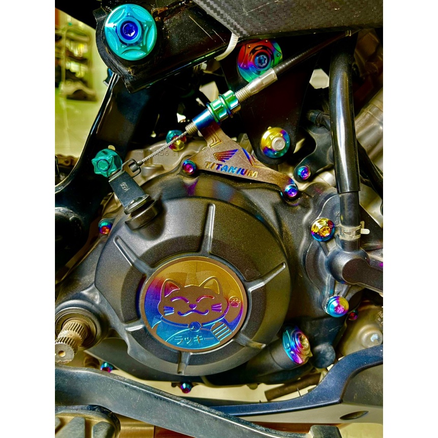 Tem titan mèo thần tài  đường kính 3cm 4cm