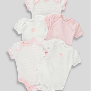 Set 5 body matalan xinh xắn lắm.