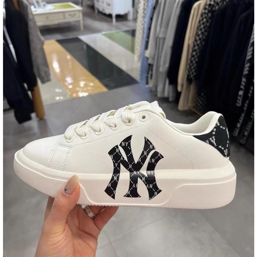 Giày mlb mcq Ny đen vàng mẫu hot nhất 2022