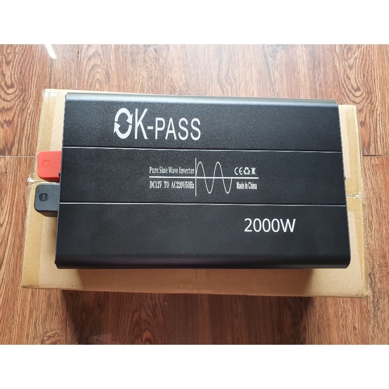 Bộ đổi điện sin chuẩn 2000W 12V sang 220V có màn hình hiển thị - Ok PASS 12V 2000W