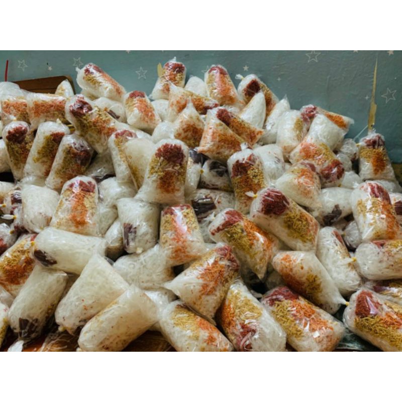 Bánh tráng trộn kèm thêm quất không có xoài răm