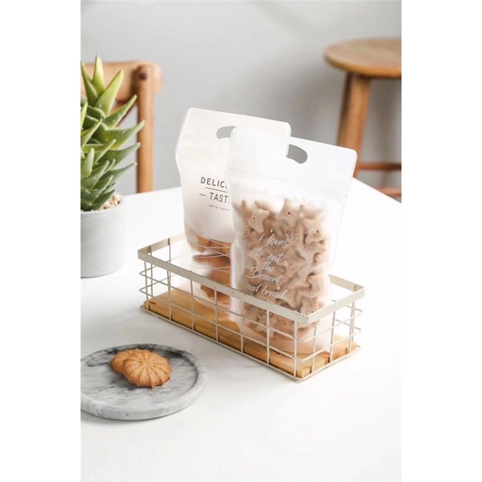 set 10 túi zip đựng bánh kẹo Delicious size 15.5 x 23 cm