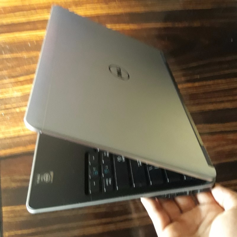 Laptop Dell 7240 I5 Nhỏ Gọn Hàng Xách Tay Như Mới
