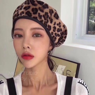 Mũ beret da mỏng in họa tiết da báo cá tính