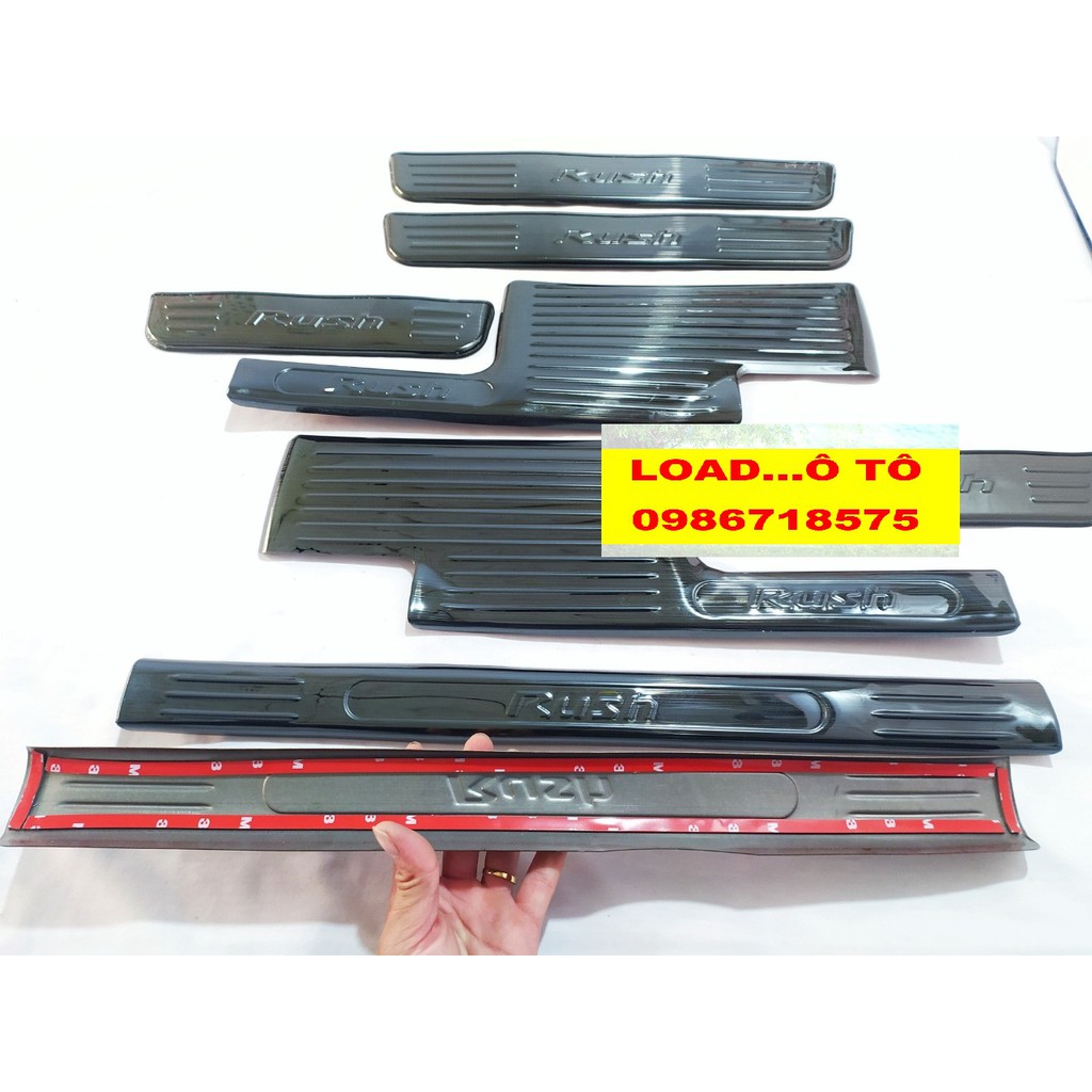 Ốp Bậc Cửa, Nẹp Bước Chân Trong, Ngoài Xe Toyota Rush 2022-2018 Vân titan Cao Cấp
