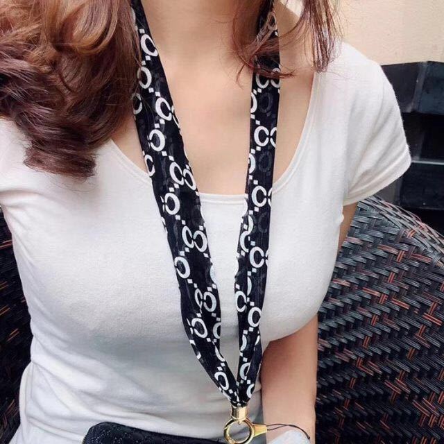 Dây Đeo Cổ Bằng Lụa Bản Rộng Không Đục Lỗ Dễ Thương Có Thể Tháo Rời Móc Điện Thoại Cho Nữ