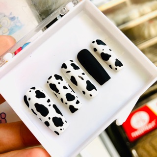 Móng úp dán thiết kế {BÒ SỮA ĐEN}