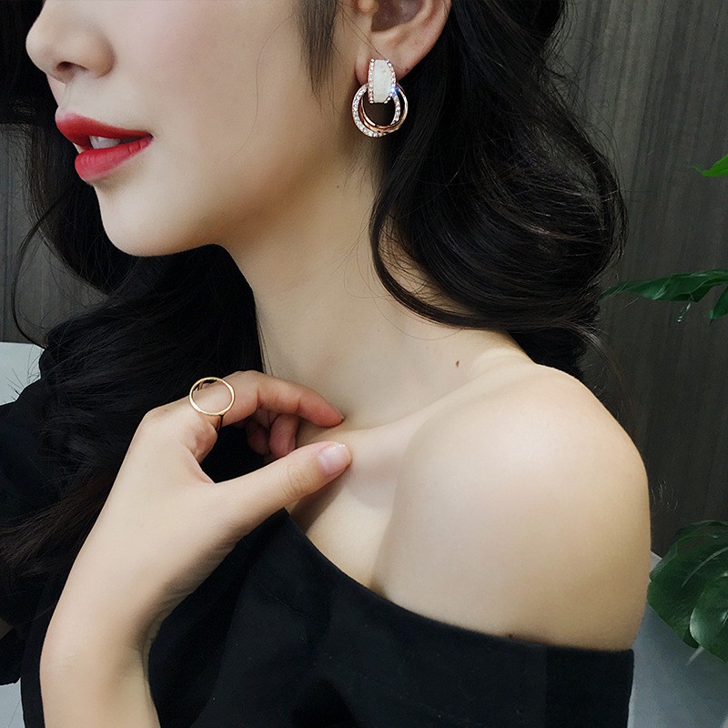 🔥 Bông tai nữ thiết kế tròn cá tính, độc đáo, sang trọng - Khuyên tai nữ BT135