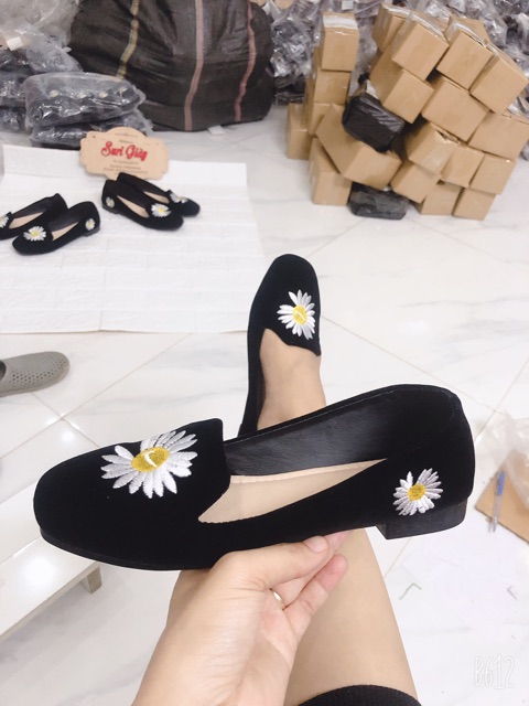 Giày búp bê thêu hoa cúc chất nỉ đẹp êm chân | BigBuy360 - bigbuy360.vn