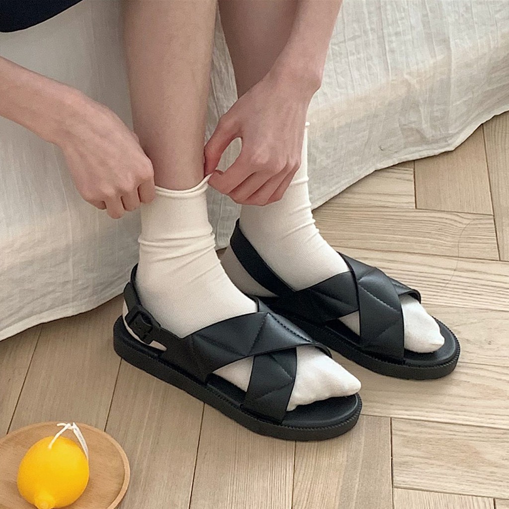 Giày sandal nữ giayBOM quai chéo khóa cài chất liệu cao su S02