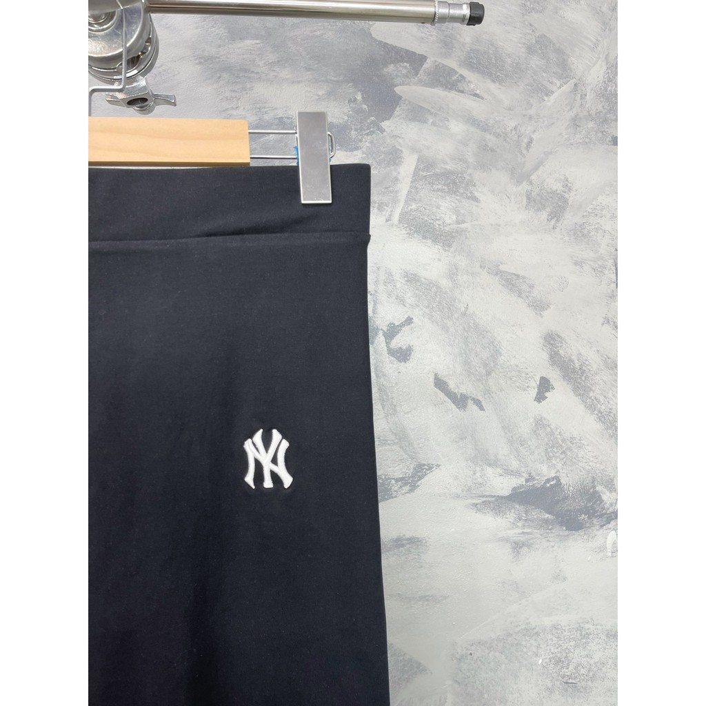 (HÀNG XUẤT XỊN) Quần Legging nhiều logo chân 1832 M//L//B MONOGRAM LEGGING Made in V/N full tag code  SIZE S M L