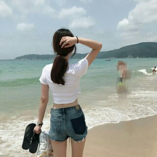 Áo thun crop dây đan chéo