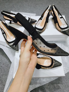 Giày Christian Dior phiên bản giới hạn