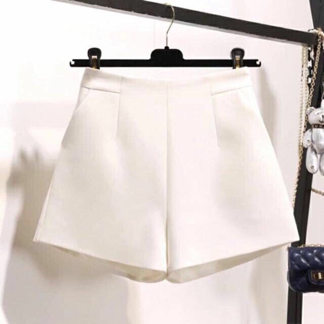 Quần short nữ cạp cao, quần đùi nữ tôn dáng chất vải tuyết mưa 3 màu đen trắng kem | BigBuy360 - bigbuy360.vn