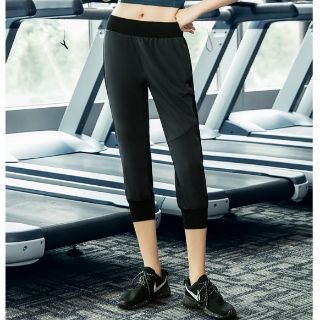 Quần jogger lửng phối lưới